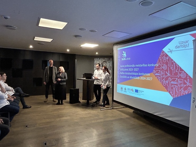 Pavāru kluba 20.gadu jubilejas kopsapulce notiek viesnīcā «Pullman Riga Old Town». Foto: Līga Elsiņa-Zuicena / Aivars Mackevičs Pavāru kluba 20.gadu jubilejas kopsapulce notiek viesnīcā «Pullman Riga Old Town». Foto: Līga Elsiņa-Zuicena / Aivars Mackevičs 348971