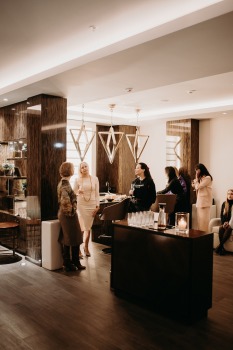 Vecrīgas «Grand Hotel Kempinski Riga» atklāj ekskluzīvo Dzintara terapijas SPA rituālu. Foto: Kempinski.com 22