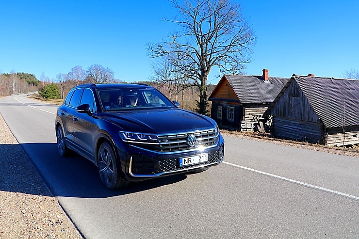 Apceļojam pavasarīgo Latgali ar jauno un 284 zirgspēku jaudīgo «VW Touareg» 350792