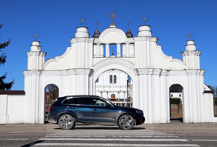 Apceļojam pavasarīgo Latgali ar jauno un 284 zirgspēku jaudīgo «VW Touareg» 350793