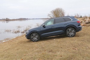 Apceļojam pavasarīgo Latgali ar jauno un 284 zirgspēku jaudīgo «VW Touareg» 16