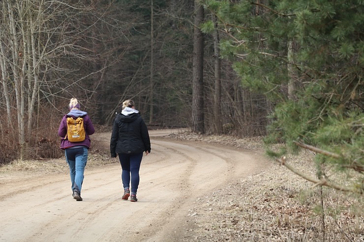 Travelnews.lv dodas 20 km pārgājienā Ozolnieku apkaimē Jelgavas novadā 351067