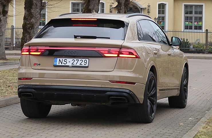 Travelnews.lv apceļo Latviju ar 340 zirgspēku jaudīgo «Audi Q8» 351238