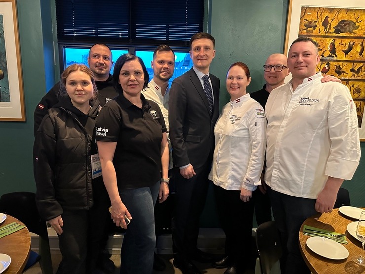 Latvijas pavāru komanda izcīnīja 12. vietu starp labākajām Eiropas un Pasaules komandām Tronheimā Norvēģijā. Foto: Latvijas Pavāru klubs un Bocuse d’O 351322