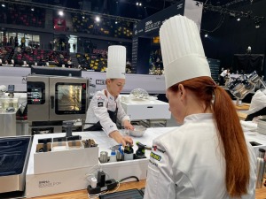 Latvijas pavāru komanda izcīnīja 12. vietu starp labākajām Eiropas un Pasaules komandām Tronheimā Norvēģijā. Foto: Latvijas Pavāru klubs un Bocuse d’O 15