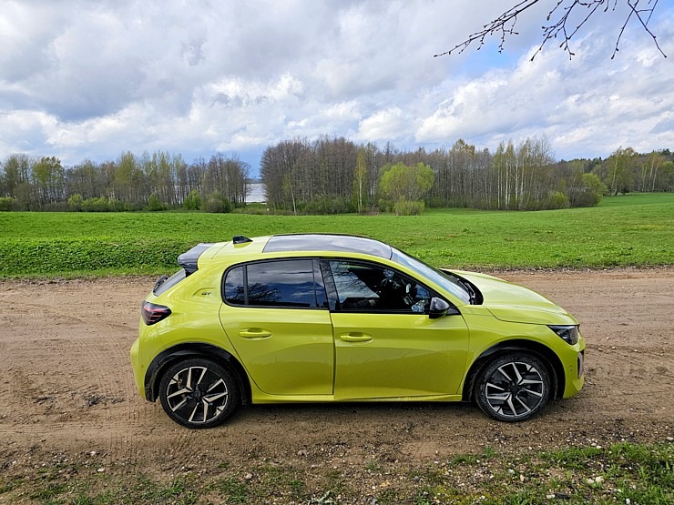 Ar jauno un ekonomisko «Peugeot 208 1.2 Hybrid» apceļojam Latgali un Sēliju. Sadarbībā ar Autobassadone.lv 352207