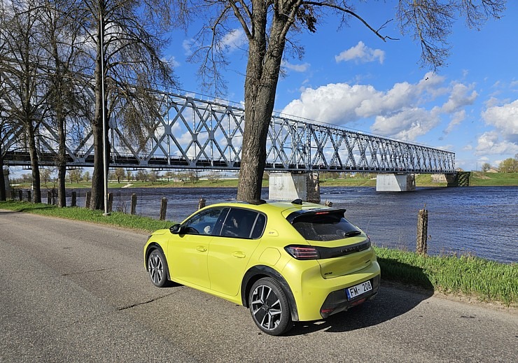 Ar jauno un ekonomisko «Peugeot 208 1.2 Hybrid» apceļojam Latgali un Sēliju. Sadarbībā ar Autobassadone.lv 352215