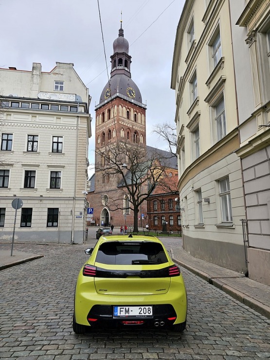 Ar jauno un ekonomisko «Peugeot 208 1.2 Hybrid» apceļojam Latgali un Sēliju. Sadarbībā ar Autobassadone.lv 352190