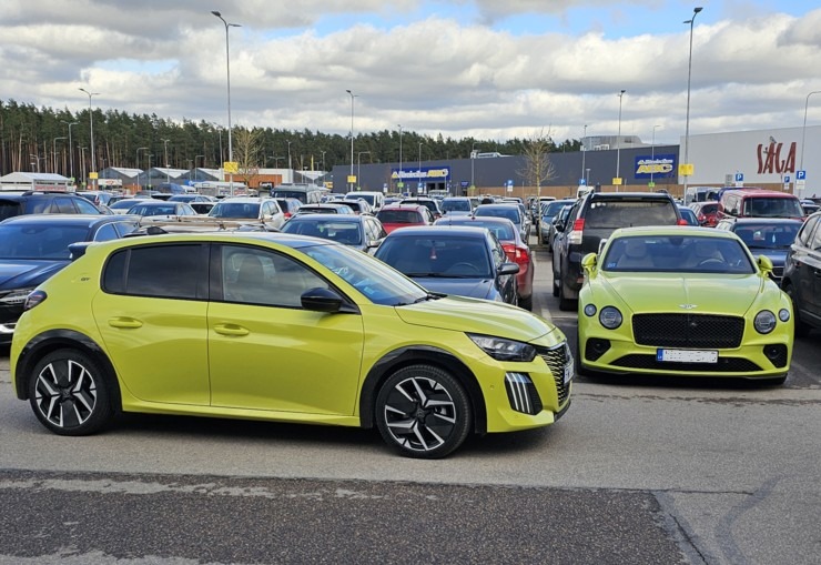 Ar jauno un ekonomisko «Peugeot 208 1.2 Hybrid» apceļojam Latgali un Sēliju. Sadarbībā ar Autobassadone.lv 352193