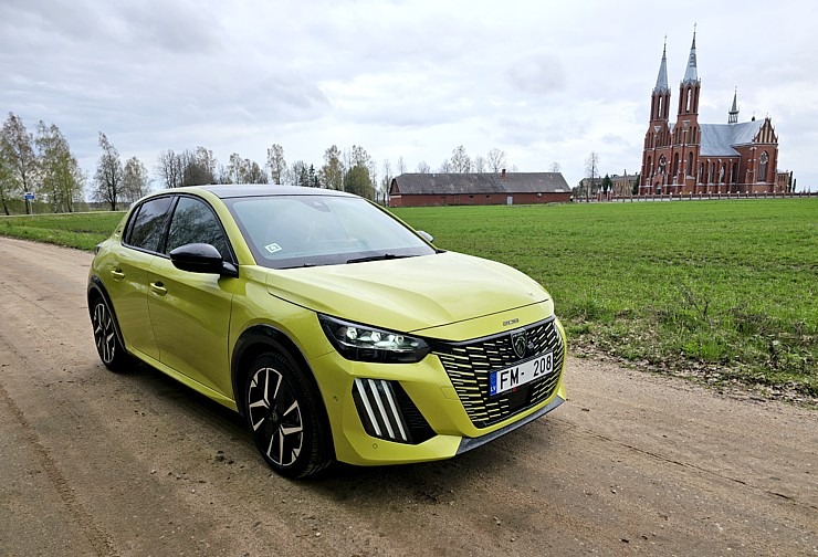 Ar jauno un ekonomisko «Peugeot 208 1.2 Hybrid» apceļojam Latgali un Sēliju. Sadarbībā ar Autobassadone.lv 352194