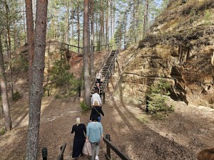 Travelnews.lv sadarbībā ar ALTA apmeklē  Piusas alu apmeklētāju centru Dienvidigaunijā 37