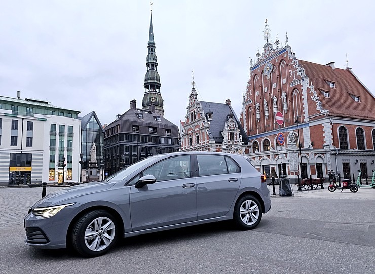 Travelnews.lv sadarbībā ar «Sixt Latvija» ceļo jaunā «VW Golf VIII 1.5 eTSI» 353251