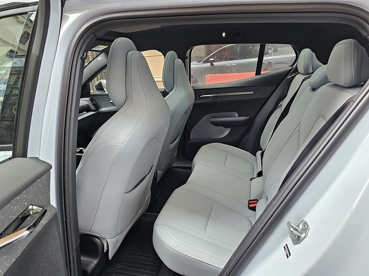 Travelnews.lv ceļo ar elektrisko un 427 zirgspēku jaudīgo «Volvo EX30» 353364
