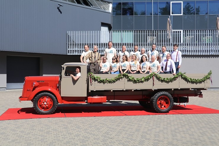 Rīgas Motormuzejs pēc 3 gadu restaurācijas prezentē pasaulē unikālu modeli - Volvo LV 95 (1937) 353947