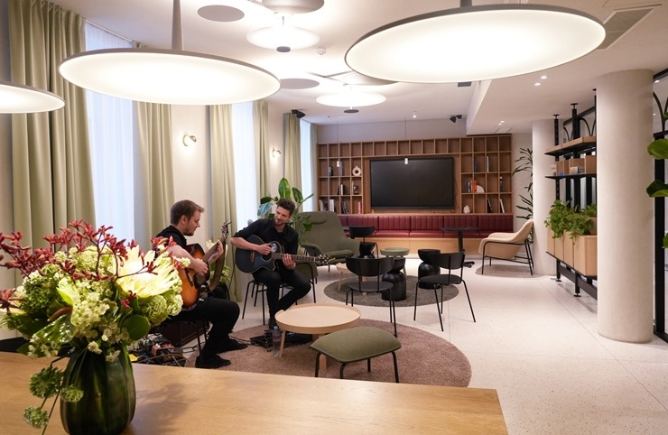 Daži fotomirkļi no Vecrīgas 4 zvaigžņu viesnīcas «Konventa Sēta Hotel» atklāšanas pasākuma. Foto: Konventa Sēta Hotel 354134