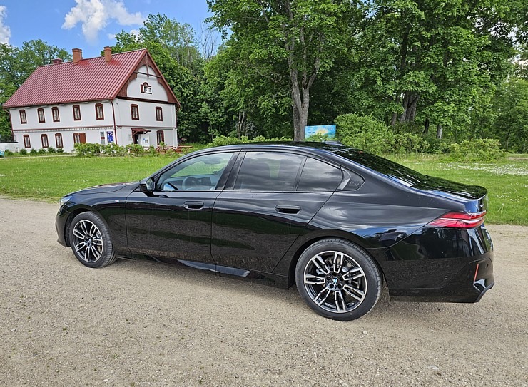 Sadarbībā ar auto nomu «Sixt Latvija» ceļojam uz Latgali, lai noskaidrotu... vai ezeros var peldēties? Sadarbībā ar auto nomu «Sixt Latvija» ceļojam uz Latgali, lai noskaidrotu... vai ezeros var peldēties? 354449