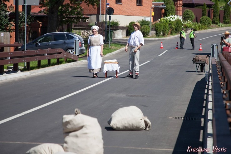 Krāslavā svinīgi atklāts jaunuzbūvētais tilts pār Jouņupeiti. Foto: Jurijs Roga, Kraslavasvestis.lv. 356099