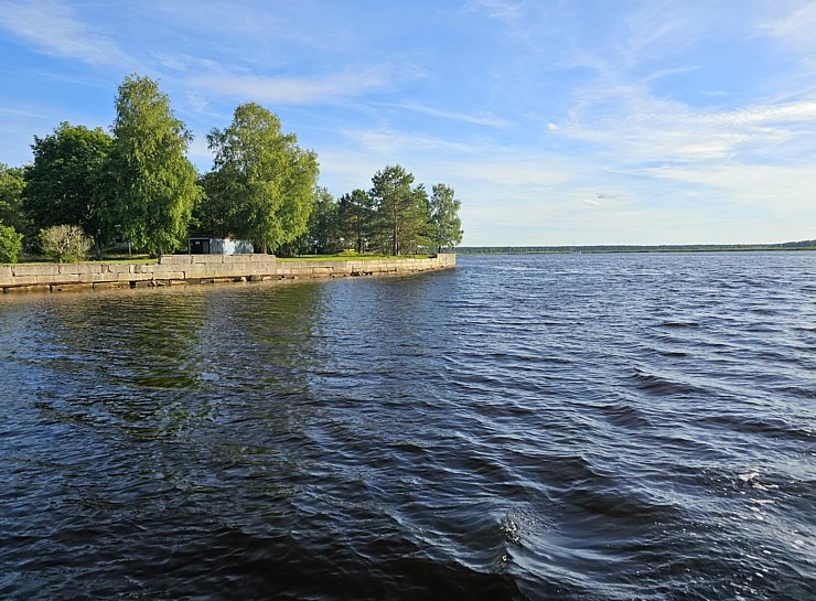 Latvijas tūrisma firma «Nikos Travel» uz peldošas terases Lielupē atzīmē 17 gadu jubileju 356301