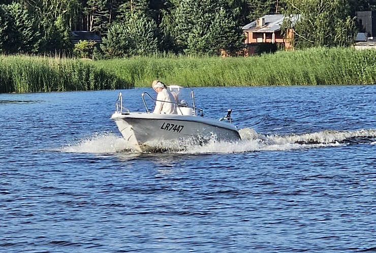 Latvijas tūrisma firma «Nikos Travel» uz peldošas terases Lielupē atzīmē 17 gadu jubileju 356302