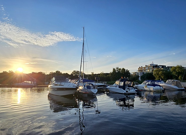 Latvijas tūrisma firma «Nikos Travel» uz peldošas terases Lielupē atzīmē 17 gadu jubileju 356330