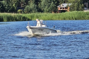 Latvijas tūrisma firma «Nikos Travel» uz peldošas terases Lielupē atzīmē 17 gadu jubileju 17