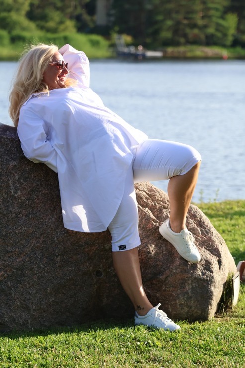 17 gadu jubileju svin Latvijas tūrisma firma «Nikos Travel» uz peldošas terases Lielupē. Foto: Kristiāns Gedus 17 gadu jubileju svin Latvijas tūrisma firma «Nikos Travel» uz peldošas terases Lielupē. Foto: Kristiāns Gedus 356357