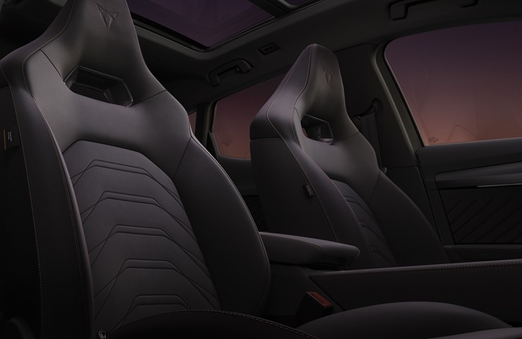 Jaunais «Cupra Formentor» piesaka avangarda dizainu ar modernām tehnoloģijām. Foto: Autobrava.lv 356668