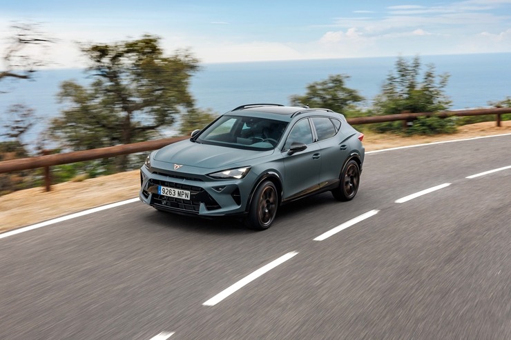 Jaunais «Cupra Formentor» piesaka avangarda dizainu ar modernām tehnoloģijām. Foto: Autobrava.lv 356658