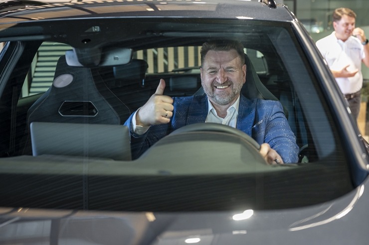 Jaunais «Cupra Formentor» piesaka avangarda dizainu ar modernām tehnoloģijām. Foto: Autobrava.lv 356680