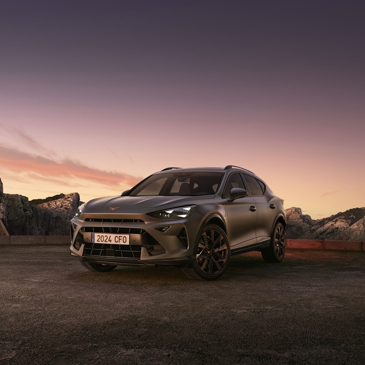 Jaunais «Cupra Formentor» piesaka avangarda dizainu ar modernām tehnoloģijām. Foto: Autobrava.lv 356661