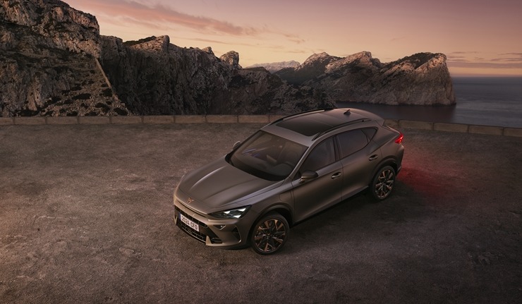 Jaunais «Cupra Formentor» piesaka avangarda dizainu ar modernām tehnoloģijām. Foto: Autobrava.lv 356664