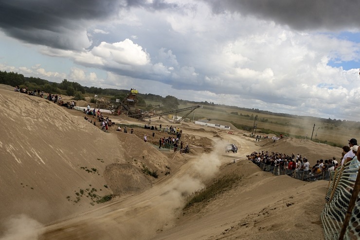 Piedāvājam spilgtākos foto mirkļus no FIA pasaules rallija čempionāta (WRC) debijas Latvijā. Foto: Gatis Smudzis 357019