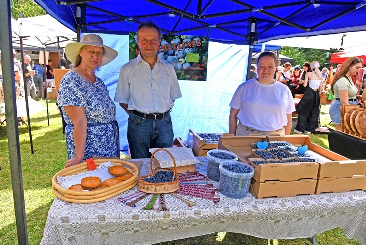 Sklandraušu festivāls Dundagā gaida visus Latvijas tradicionālā mantojuma cienītājus. Foto: Visvaldis Biezbārdis Sklandraušu festivāls Dundagā gaida visus Latvijas tradicionālā mantojuma cienītājus. Foto: Visvaldis Biezbārdis 357168