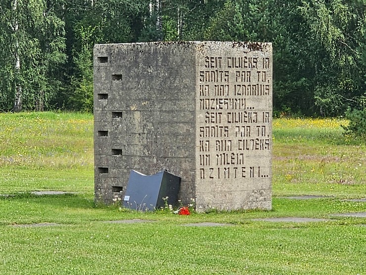 Salaspils memoriāls ir nozīmīgs starptautiska mēroga objekts, kuru mums nemanāmi apmeklē daudzi ārvalstu tūristi Salaspils memoriāls ir nozīmīgs starptautiska mēroga objekts, kuru mums nemanāmi apmeklē daudzi ārvalstu tūristi 357790