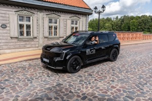 «Gada Auto» pieteiktie automobiļi kopā ar ekspertiem un medijiem dodas uz Kurzemi 12