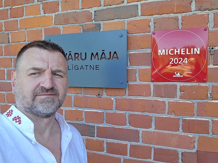 Apciemojam Michelin Zaļās zvaigznes restorānu «Pavāru māja» Līgatnē un šefpavāru Ēriku Dreibantu 358714