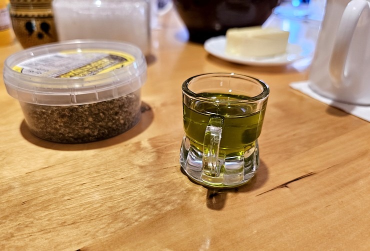 Kaņepju saimniecībā «Adzelvieši» Valmieras novadā iepazīstam virvju pīšanu un iepērkam kaņepju produktus Kaņepju saimniecībā «Adzelvieši» Valmieras novadā iepazīstam virvju pīšanu un iepērkam kaņepju produktus 358867