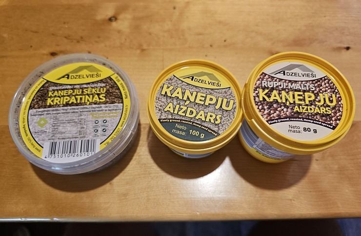 Kaņepju saimniecībā «Adzelvieši» Valmieras novadā iepazīstam virvju pīšanu un iepērkam kaņepju produktus Kaņepju saimniecībā «Adzelvieši» Valmieras novadā iepazīstam virvju pīšanu un iepērkam kaņepju produktus 358872