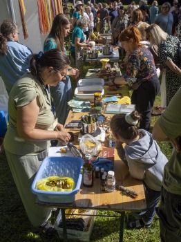 Zaubes savvaļas kulinārais festivāls pulcē dabas garšu un tautas pavārmākslas cienītājus. Foto: Andris Eglītis 19