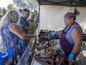 Zaubes savvaļas kulinārais festivāls pulcē dabas garšu un tautas pavārmākslas cienītājus. Foto: Andris Eglītis 45