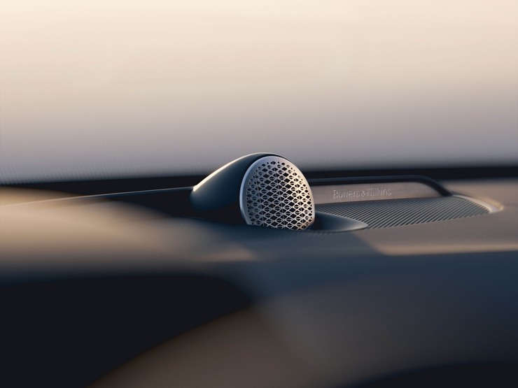 Jaunais premium klases septiņvietīgs automobilis «Volvo XC90» cer uz auto ceļotāju atzinību. Foto: Volvo.com Jaunais premium klases septiņvietīgs automobilis «Volvo XC90» cer uz auto ceļotāju atzinību. Foto: Volvo.com 360570