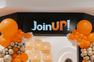 Savu pirmo ceļojumu veikalu Baltijā «Join UP! Baltic» atver tirdzniecības centrā «Domina». Foto: joinup.lv 1