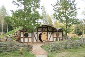 Visiem par brīnumu jauna naktsmītne «Hobbit house» ir atvērta Ogres novadā. Foto: Hobbit house 3