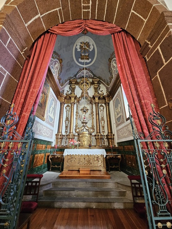 Apmeklējam Madeiras svarīgāko svētceļojumu galamērķi - Nossa Senhora do Monte baznīcu. Sadarbībā ar «airBaltic» Apmeklējam Madeiras svarīgāko svētceļojumu galamērķi - Nossa Senhora do Monte baznīcu. Sadarbībā ar «airBaltic» 360935