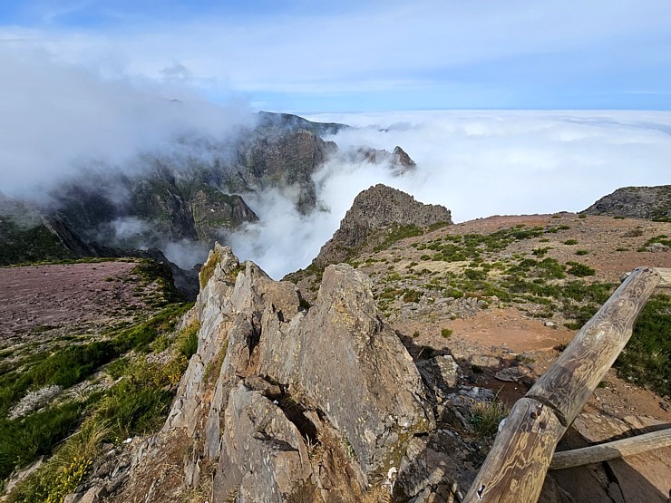 Apmeklējam Madeiras trešo augstāko virsotni Pico do Arieiro (1818) ar panorāmas laukumu. Sadarbībā ar «airBaltic» Apmeklējam Madeiras trešo augstāko virsotni Pico do Arieiro (1818) ar panorāmas laukumu. Sadarbībā ar «airBaltic» 361256