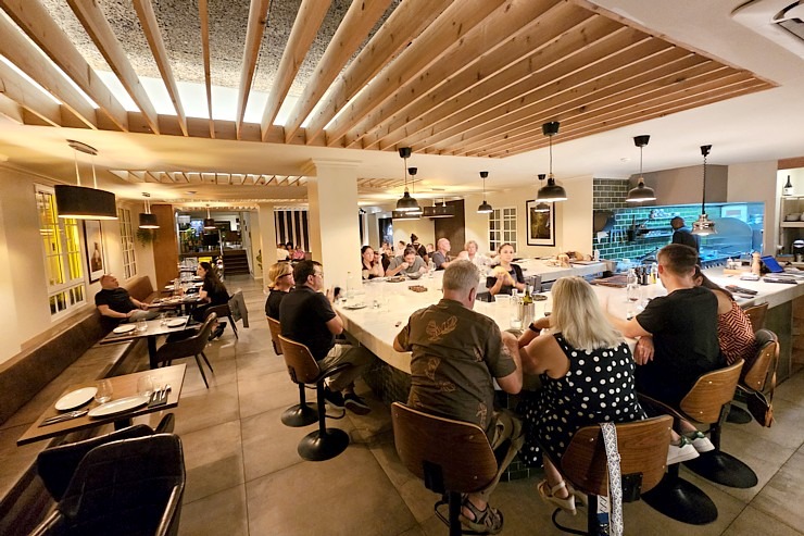 Lai iepazītu Madeiras tradicionālās garšas mūsdienu versijā, tad jāapmeklē Funšalas restorānu «Kampo». Sadarbībā ar «airBaltic» Lai iepazītu Madeiras tradicionālās garšas mūsdienu versijā, tad jāapmeklē Funšalas restorānu «Kampo». Sadarbībā ar «airBaltic» 361674