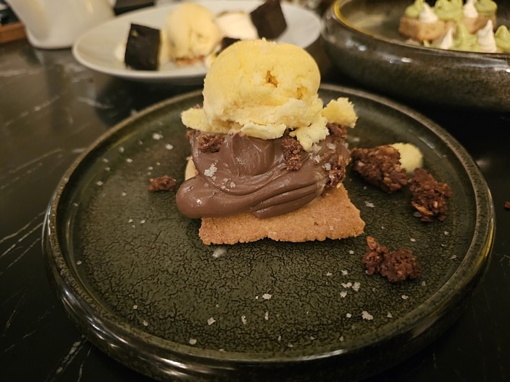 Lai iepazītu Madeiras tradicionālās garšas mūsdienu versijā, tad jāapmeklē Funšalas restorānu «Kampo». Sadarbībā ar «airBaltic» Lai iepazītu Madeiras tradicionālās garšas mūsdienu versijā, tad jāapmeklē Funšalas restorānu «Kampo». Sadarbībā ar «airBaltic» 361688