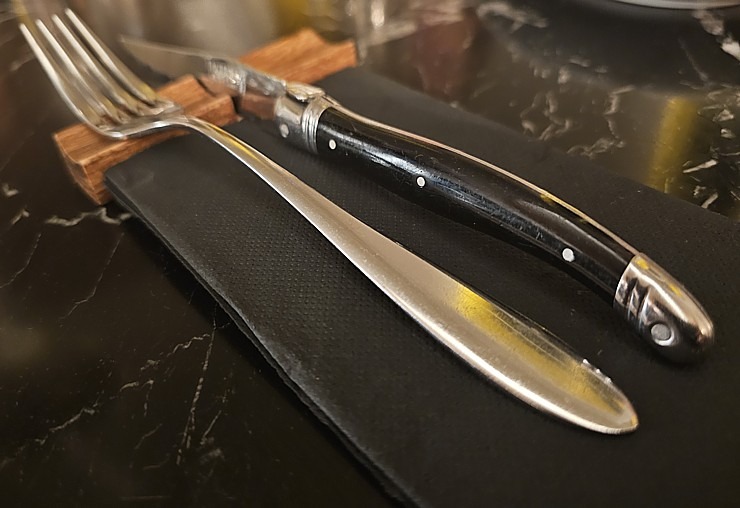 Lai iepazītu Madeiras tradicionālās garšas mūsdienu versijā, tad jāapmeklē Funšalas restorānu «Kampo». Sadarbībā ar «airBaltic» Lai iepazītu Madeiras tradicionālās garšas mūsdienu versijā, tad jāapmeklē Funšalas restorānu «Kampo». Sadarbībā ar «airBaltic» 361681