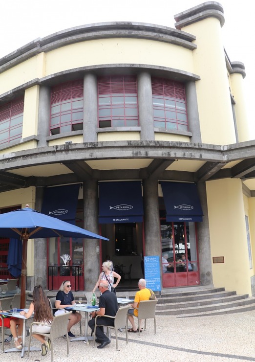 Izbaudām Madeiras galvaspilsētas zivju restorāna «Peixaria no Mercado» ēdienkarti Funšalā. Sadarbībā ar «airBaltic» Izbaudām Madeiras galvaspilsētas zivju restorāna «Peixaria no Mercado» ēdienkarti Funšalā. Sadarbībā ar «airBaltic» 361725