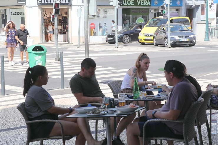Izbaudām Madeiras galvaspilsētas zivju restorāna «Peixaria no Mercado» ēdienkarti Funšalā. Sadarbībā ar «airBaltic» Izbaudām Madeiras galvaspilsētas zivju restorāna «Peixaria no Mercado» ēdienkarti Funšalā. Sadarbībā ar «airBaltic» 361728
